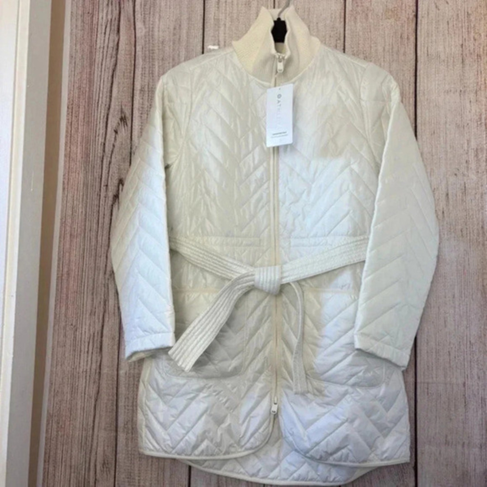 Athleta Womens Mendocino Quilted magnolia white coat size Small